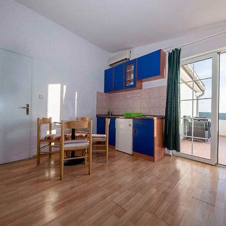 Guesthouse Sime Kolan Bagian luar foto