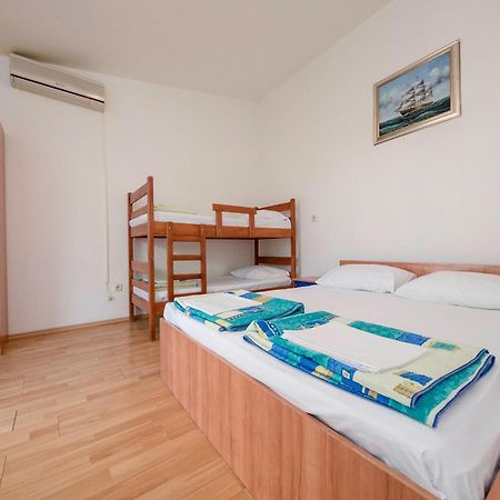 Guesthouse Sime Kolan Bagian luar foto