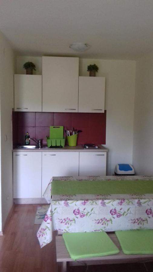 Guesthouse Sime Kolan Bagian luar foto
