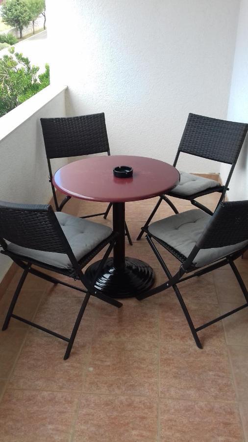 Guesthouse Sime Kolan Bagian luar foto