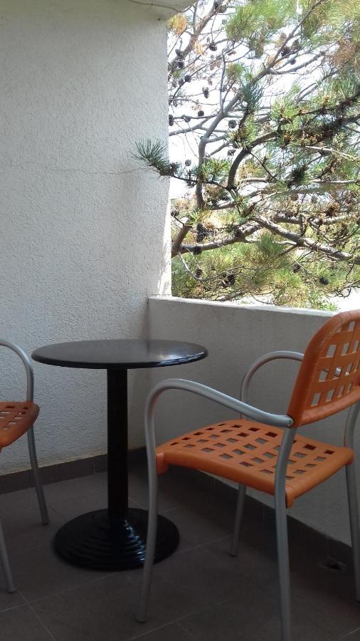 Guesthouse Sime Kolan Bagian luar foto