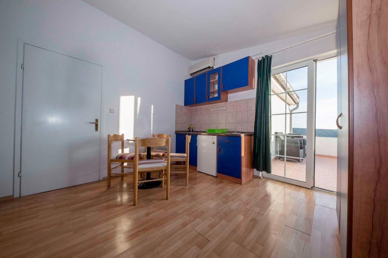 Guesthouse Sime Kolan Bagian luar foto